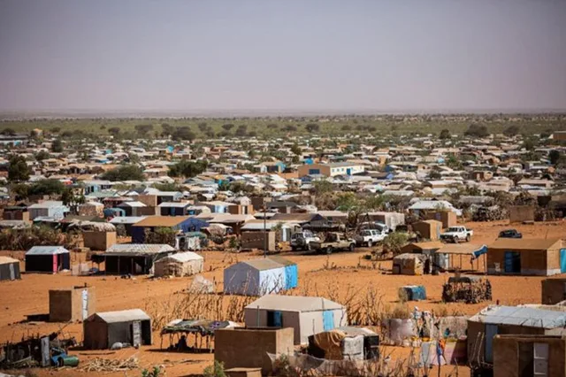 Vue générale de tentes et d'abris provisoires dans un camp de réfugiés maliens en Mauritanie, photo d'archives