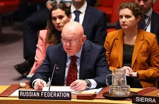 Le représentant de la Russie s'exprime à la table du Conseil de sécurité