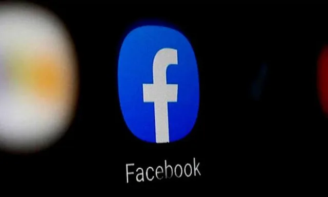 Icône de l'application Facebook sur l'écran d'un appareil, photo d'archives