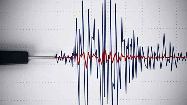 Tracé d'ondes sismiques sur le papier d'un sismographe, photo d'archives d'illustration