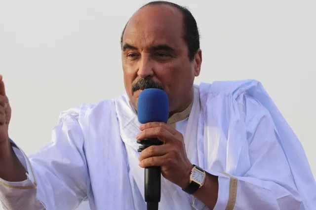 L'ancien président Mohamed Ould Abdel Aziz s'exprimant au micro