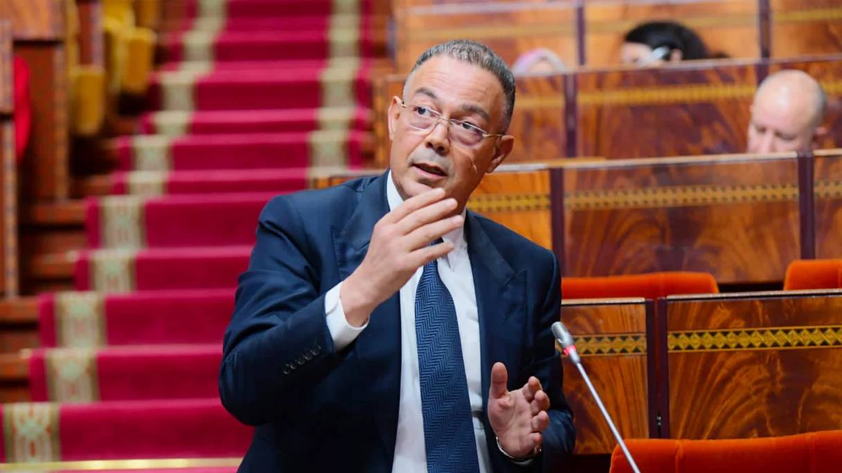Fouzi Lekjaa prend la parole dans l'hémicycle de la Chambre des représentants
