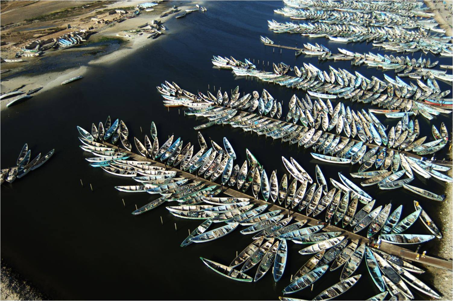 Nouadhibou : la ministre des Pêches visite le site du port en eau profonde et le port des garde-côtes, plus de 8 000 embarcations recensées