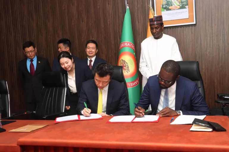 Des responsables nigériens et chinois signent des accords pétroliers à Niamey, photo d'archives