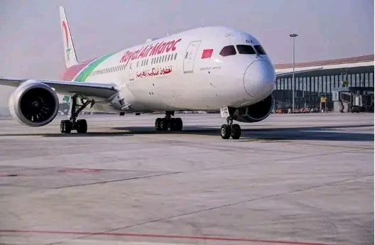 Un Boeing 787 Dreamliner aux couleurs de Royal Air Maroc sur le tarmac d'un aéroport, photo d'archives