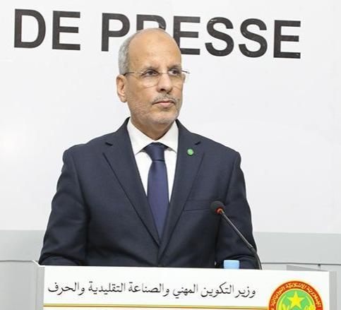 Mohamed Maalainine Ould Eyih lors d'une conférence de presse