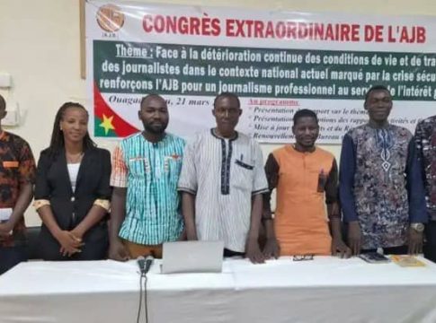 La junte de Ouagadougou dissout l'association des journalistes