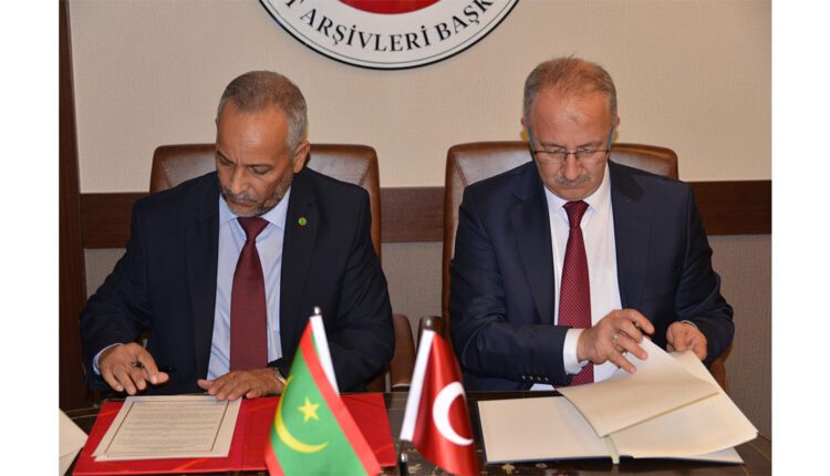 Istanbul : Le délégué général des archives nationales et le directeur des archives d’état de la Turquie signent un protocole de coopération pour l’échange d’expertise dans le domaine de la formation, de la conservation et de la gestion des documents