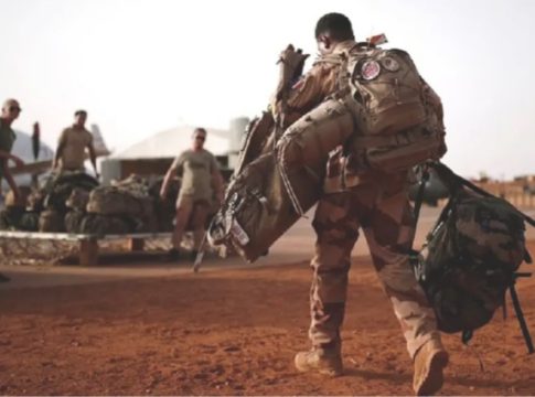 Paris se prépare à retirer sa présence militaire au Sénégal cet été