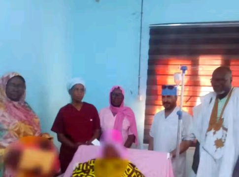 Le secteur du travail social soutient une famille mauritanienne qui a eu des quadruplés dans la moughataa de Boghé