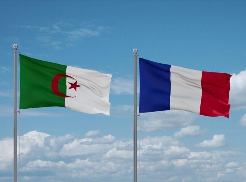 Paris rend la pareille et expulse 12 membres du personnel de l'ambassade d'Algérie
