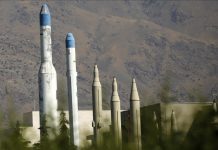 Israël et les États-Unis annoncent le début de l'attaque contre l'Iran et les Gardiens de la Révolution ripostent.