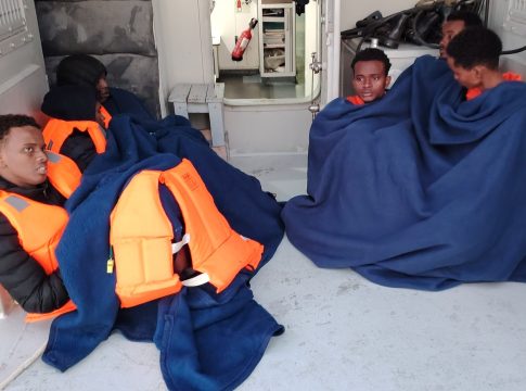 Algérie : 15 migrants dont l'embarcation s'est brisée en mer au large d'Alger ont été secourus