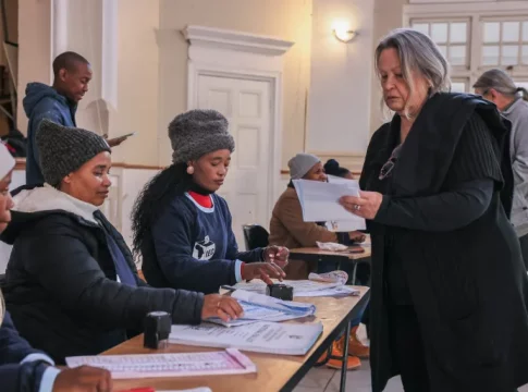 Afrique du Sud : Le parti au pouvoir est sur le point de perdre sa majorité parlementaire pour la première fois depuis 30 ans