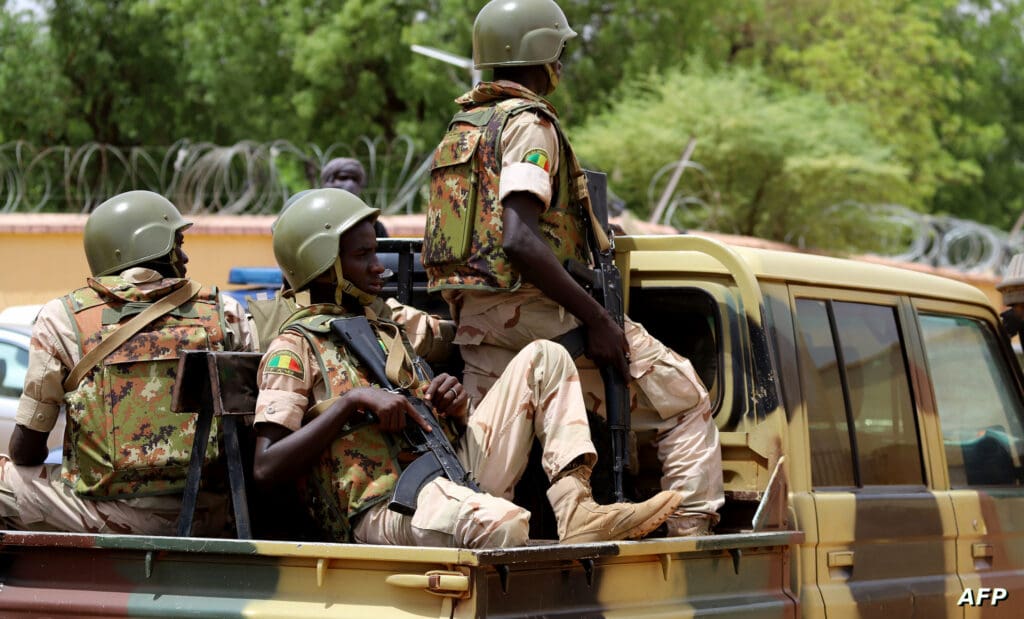 L'armée malienne mène une opération militaire visant plusieurs dirigeants de l'EIGS dans la région du Sahel.