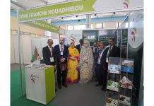 Le ministre du commerce visite le pavillon mauritanien à la foire commerciale intra-africaine d'Alger
