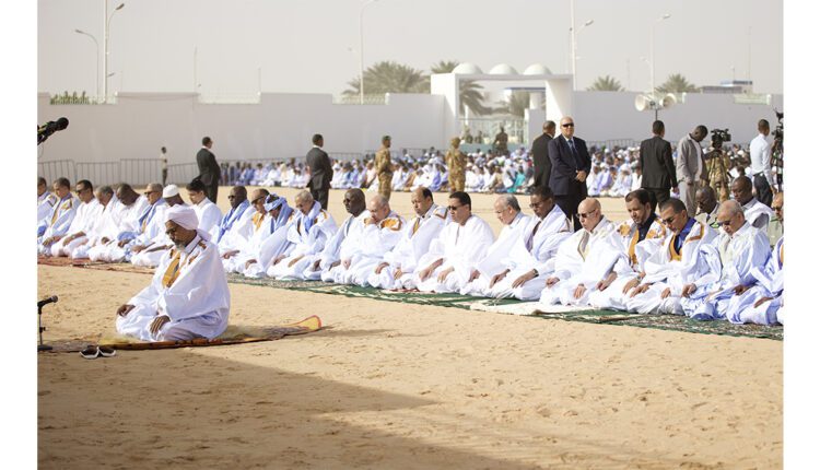 Mosquée Ibn Abass de Nouakchott : Le Président de la République effectue la prière de l’Aïd al-Fitr auprès des membres du gouvernement