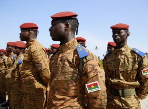 L'attaque de 3 villages dans l'ouest du Burkina Faso fait des dizaines de morts