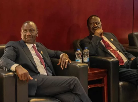 Dans une initiative décrite comme sans précédent sur la scène politique kenyane. Accord entre le président Ruto et Odinga