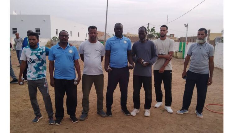 Le délégué régional du ministère de l’Autonomisation des jeunes, de l’Emploi, des Sports et du Service civique, donne un coup d’envoi d’un tournoi de pétanque à Sélibabi