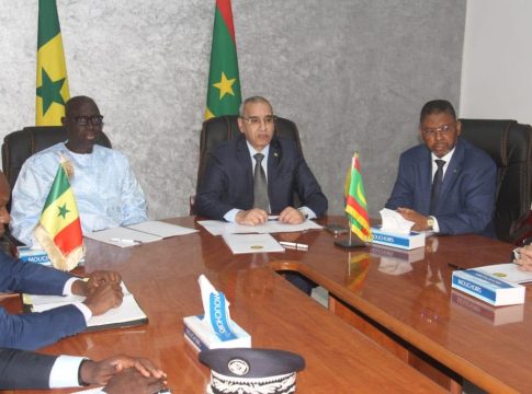 Le ministre de l'intérieur discute avec son homologue sénégalais des moyens de faciliter la circulation et le séjour des citoyens des deux pays