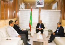 Le ministre de l'intérieur s'entretient avec le directeur général d'Arma Holding