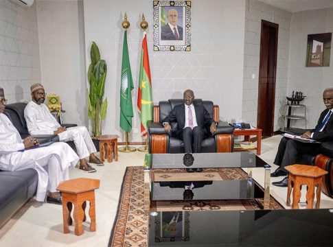 Le ministre mauritanien des Affaires étrangères rencontre les ambassadeurs de trois pays africains