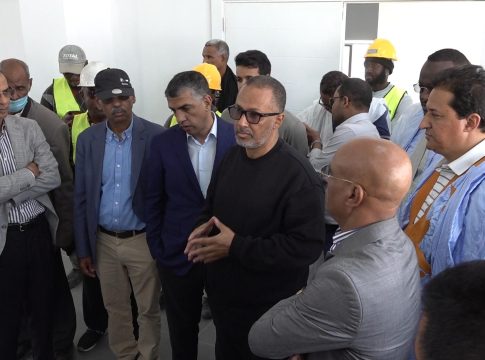 Ould Cheikh Ahmed inspecte un certain nombre de projets en cours de construction à Nouakchott
