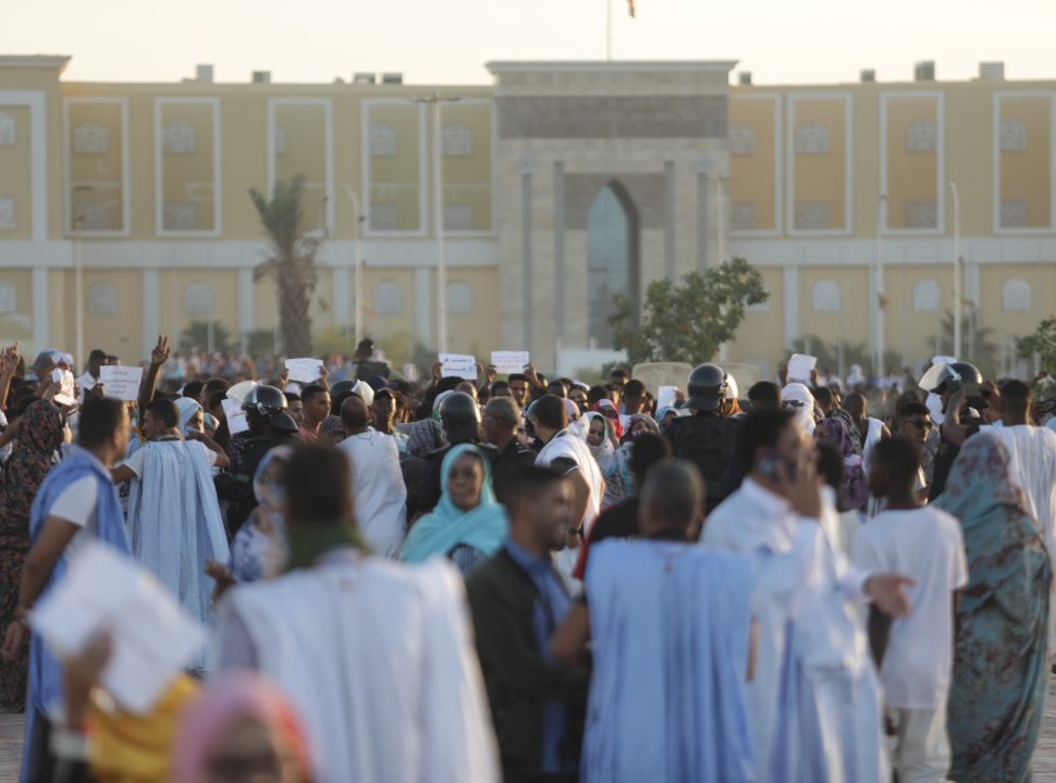 Après le soulèvement étudiant Des centaines de Mauritaniens manifestent sur la place de la Liberté en solidarité avec l'étudiante violée