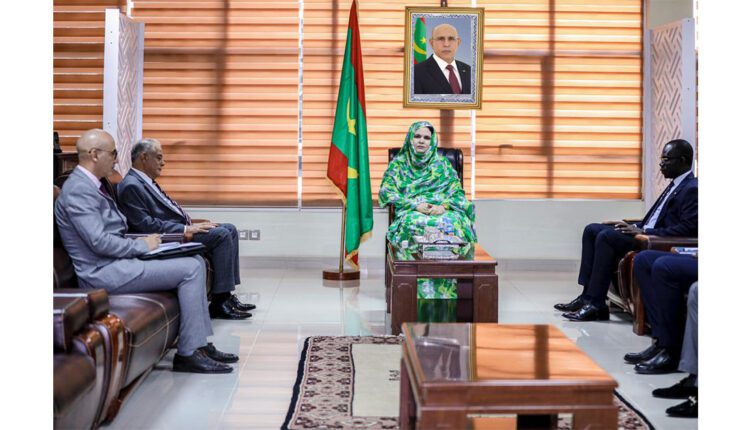 Nouakchott : La ministre du Commerce discute avec l’ambassadeur d’Algérie des relations de coopération de deux pays
