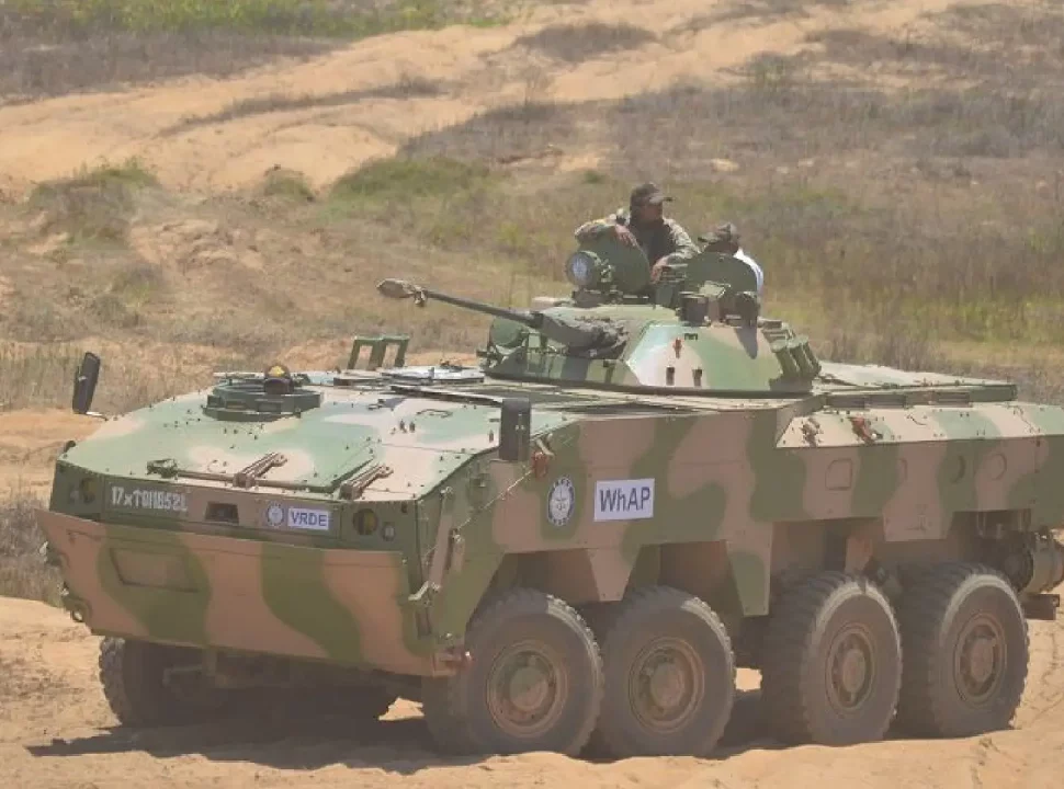 Le Maroc conclut un accord avec une entreprise indienne pour la fabrication de véhicules blindés de combat
