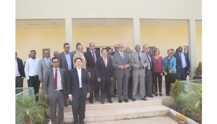 Nouakchott : Le Ministre de l’Agriculture et le Directeur Général de la FAO effectuent une visite de terrain au Centre National de Lutte Antiacridienne