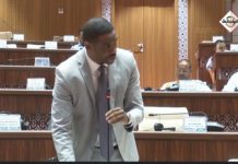Un député critique la modification de la loi sur le contenu local.