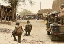 L'armée malienne annonce la mort de dizaines de combattants lors d'une opération aérienne à l'ouest de Kolokani