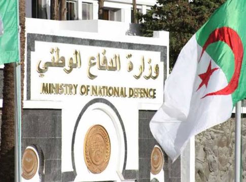 Le ministère algérien de la défense abat un drone à la frontière avec le Mali