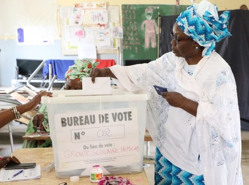 Avec la participation de plus de 7 millions d'électeurs, les sénégalais ont voté pour élire un président pour le pays