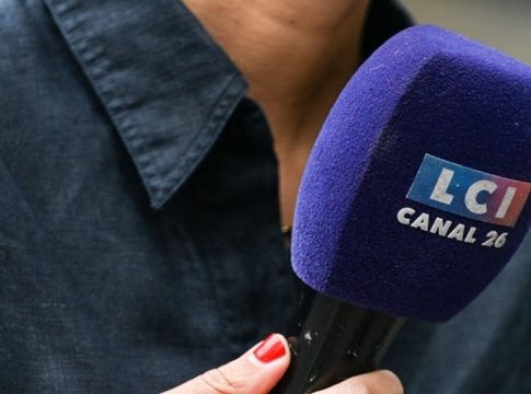 La junte au pouvoir au Mali suspend la diffusion d'une chaîne française