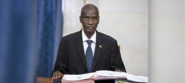 Le ministre secrétaire général du gouvernement présente une déclaration sur l'état d'avancement du portefeuille des marchés publics importants
