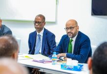 Réunion pour discuter de l'amélioration des performances des services financiers