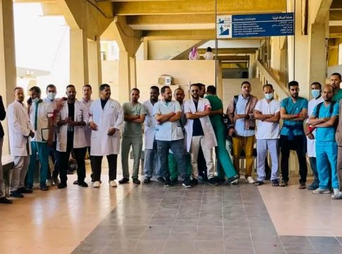 Après un mois de grève, les médecins résidents entament une grève de la faim illimitée