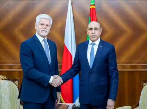 Ghazwani s'entretient avec le président tchèque: Ils ont passé en revue les relations entre les deux pays.