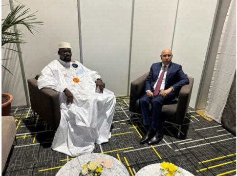 Ould Ghazouani discute avec le président guinéen des moyens d'élever le niveau de coopération entre les pays de l'Union africaine
