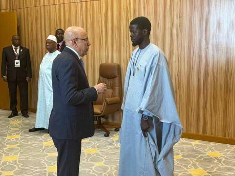 Banjul : Ould Ghazouani s'entretient avec le président sénégalais Diomaye Faye