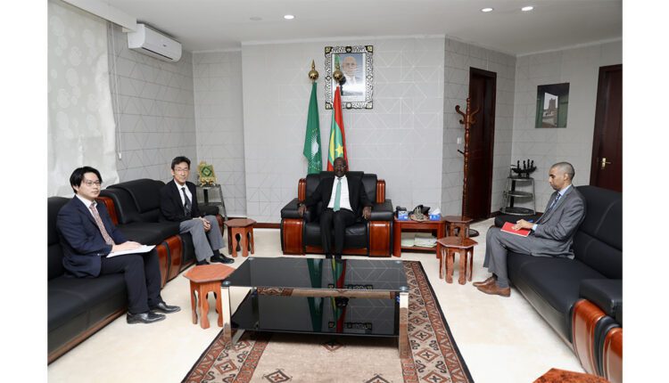 Nouakchott : Le ministre des Affaires Etrangères, de la coopération et des Mauritaniens de l’extérieur reçoit l’ambassadeur du Japon