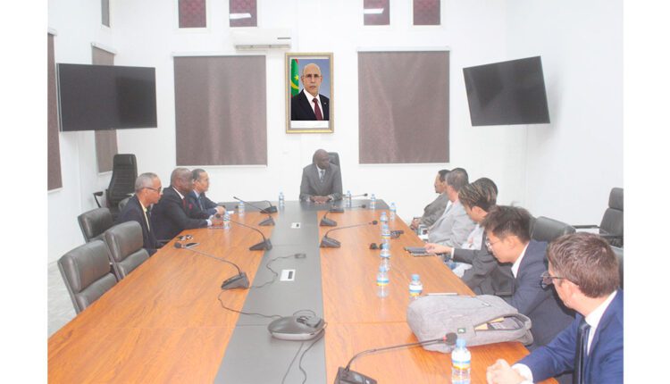 Nouakchott : Le ministre délégué chargé du budget et une délégation du Fonds international d’investissement discutent des opportunités d’investissement disponibles en Mauritanie
