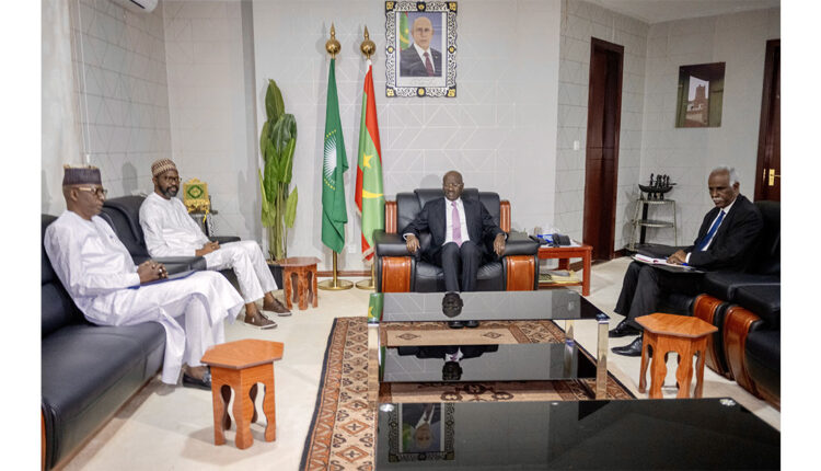 Nouakchott : Le ministre des affaires étrangères tient des entretiens avec le chargé d’affaires de l’ambassade du Sénégal, l’ambassadeur de la République du Mali en Mauritanie, l’ambassadeur de la République de Gambie