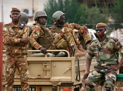 L'armée malienne annonce la mort de 20 hommes armés dans le triangle frontalier