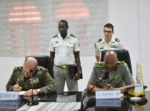 Discussions mauritanieno-tunisiennes sur les moyens de renforcer les relations de coopération militaire
