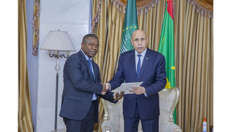Le Président de la République, Président de l’Union africaine : Réception d’un envoyé spécial du Président du Gabon à Nouakchott