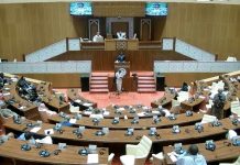 Le parlement discute du rapport du Premier ministre sur le bilan du travail du gouvernement en 2025 et les perspectives de son travail en 2026